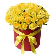35 yellow roses in a box