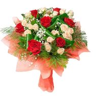 Bouquet of flowers 10 red and 7 cluster roses