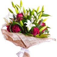 Bouquet of flowers from 15 roses and 2 lilies