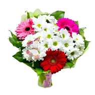 Bouquet of 3 gerberas and 4 chrysanthemums