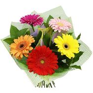 Bouquet of flowers of 3 varicoloured gerberas