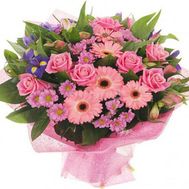 Bouquet of flowers of 9 roses, 6 gerberas, 5 chrysanthemums and 3 alstroemerias