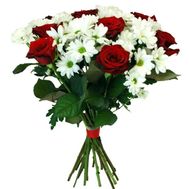 Bouquet of flowers from 6 roses and 5 chrysanthemums