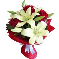 Bouquet of flowers from 4 roses and 1 lily