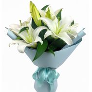 Bouquet of flowers from 3 white lilies