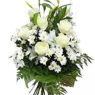 Bouquet of flowers from 6 roses, 6 chrysanthemums and 1 lilies