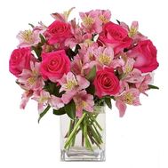 Bouquet of flowers from 7 roses and 6 alstroemerias