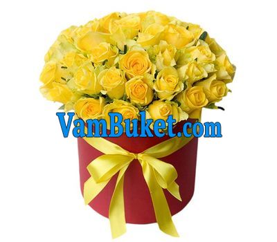 35 yellow roses in a box