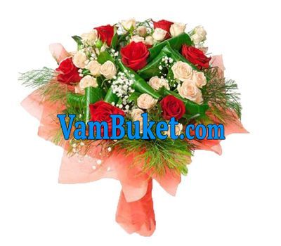 Bouquet of flowers 10 red and 7 cluster roses