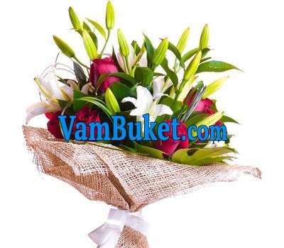 Bouquet of flowers from 15 roses and 2 lilies