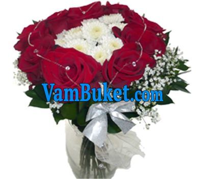 Bouquet of flowers of red roses and white chrysanthemums