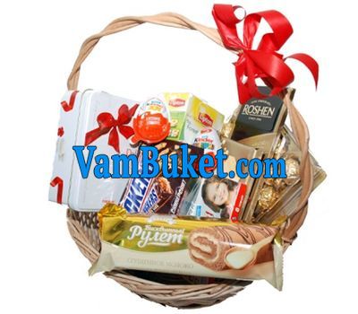 Gift basket of sweets, chocolate and other sweets