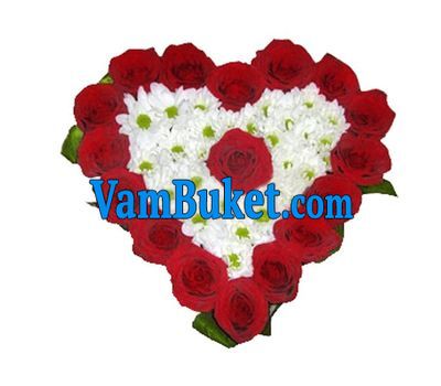 Heart of roses and chrysanthemums